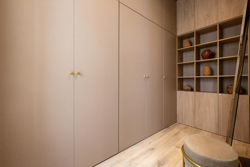 Casa Cuatro Dormitorios, Cochera Y Terraza Con Pileta En Venta Abasto
