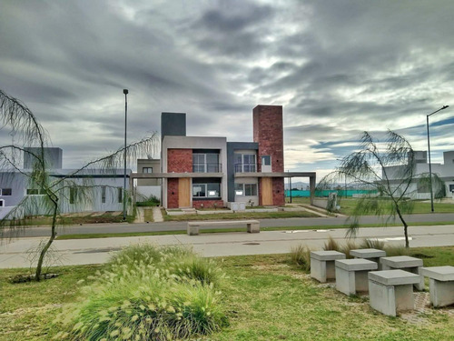 Venta Dúplex 2 Dorm San Ignacio Village Excelente Ubicación