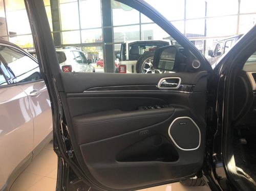 Imagen 16 de 25 de Jeep Grand Cherokee Overland 3,6l Diamond Black 2020 0km
