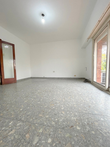Mamberti Al 500 - Ph De 3 Ambientes En 1 Er Piso Con Patio Aterrazado Y Terraza!