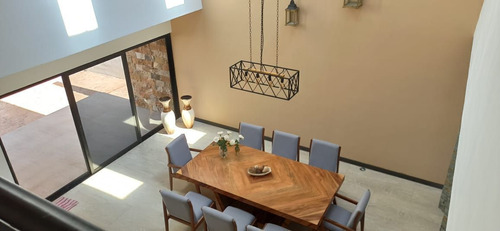 Casa En Venta Privada Nortemerida 4 Rec, Piscina, Amenidades De Lujo
