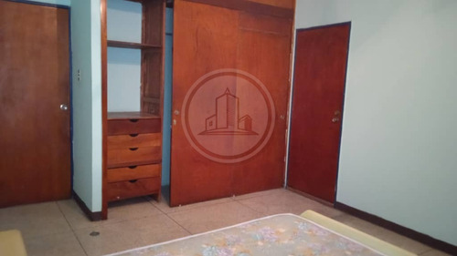 Hermosa Casa Céntrica Ideal Para Proyecto Comercial En La Urbanización Los Caobos. 002jsc