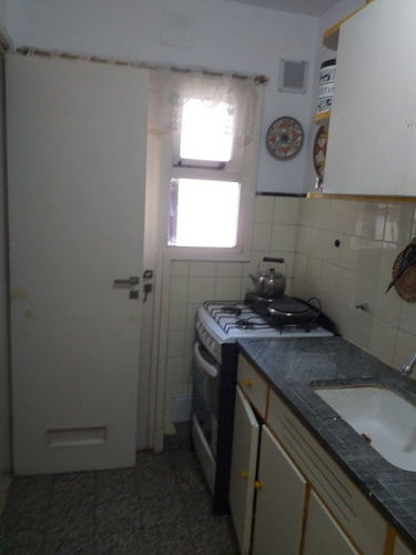 Imagen 5 de 14 de Departamento De 2 Amb Interno ,consta De Cocina Y Lavadero,m