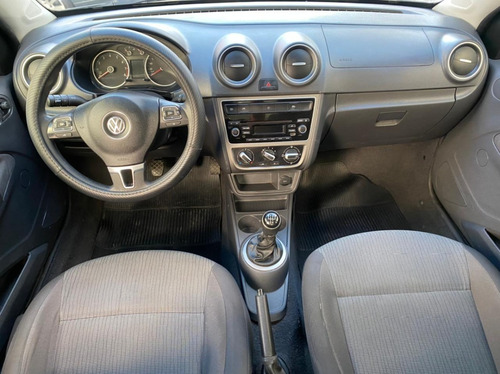 Imagem 6 de 13 de Vw Voyage G6 1.0 Completíssimo