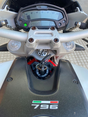 Imagen 8 de 12 de Ducati Monster 796 2012 17000km