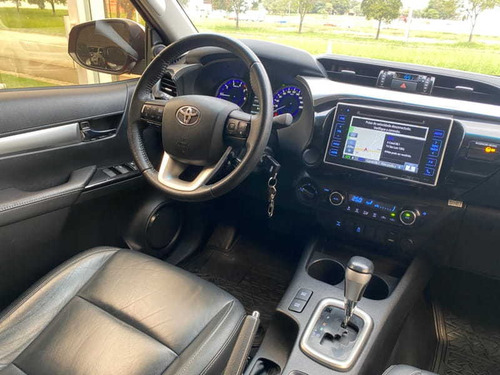 Imagem 8 de 15 de Toyota Hilux 2.8 Srv 4x4 Cd 16v Diesel 4p Aut 2018