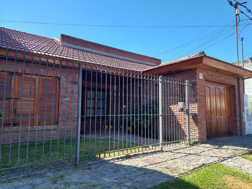 Venta Casa 5 Ambientes Centro De Lujan