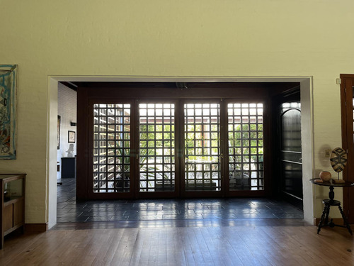 Venta De Casa En Barrio El Golf De Punta Del Este, Maravillosa Casa De Lujo