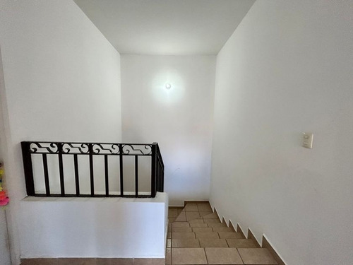 Casa Con Excelente Ubicación En Las Cruces, Col. Villa California, Jalisco Tlajomulco De Zuñiga. Arf