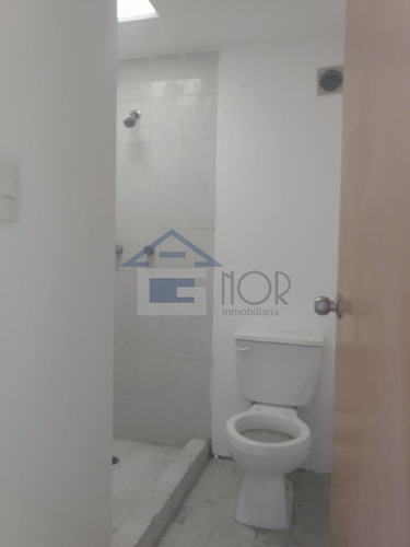 501.b1.vr.3. Casa En Heroes De Tecámac Ii Con 2 Recamaras 1 Baño, Cajon De Estacionamiento Tambien Cuenta Con Dos Niveles, Patio Trasero , Buena Ventilación E Iluminación Con Supermercados Cercanos