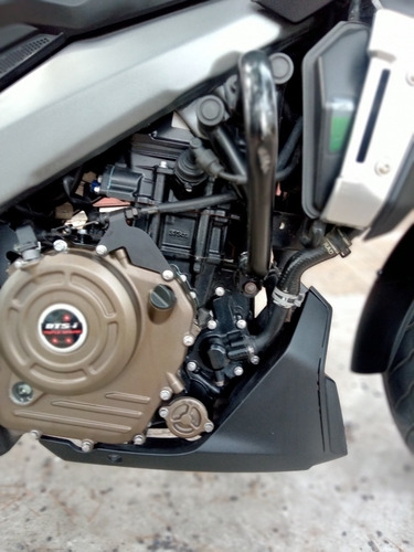 Imagen 4 de 11 de Bajaj Dominar 400
