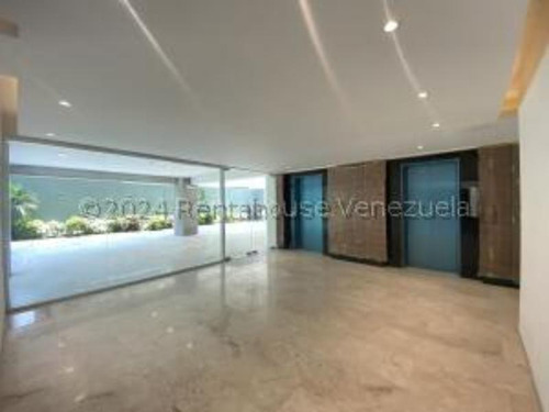 24-23253 Espectacular Y Moderno Edificio En San Marino