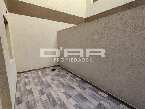 Imagen 12 de 14 de Amplio Y Luminoso 2 Amb, Con 2 Baños ****y 2 Patios**** Cochera Opcional - Pieres 900