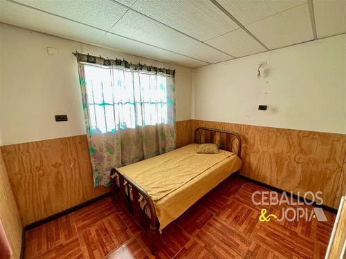 Casa En Venta De 7 Dorm. En Quilpué