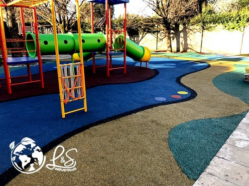 Piso De Caucho Continuo In Situ Para Plazas Colegios Gym