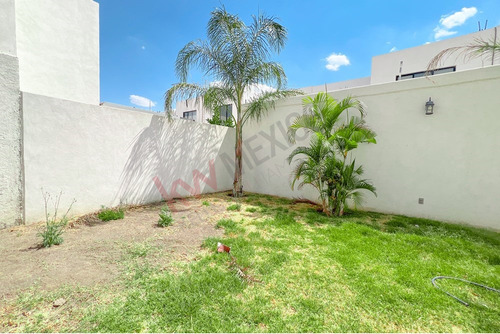 Casa En Venta Con Terreno Excedente En Un Residencial Muy Tranquilo Y Seguro En La Zona Norte De ...