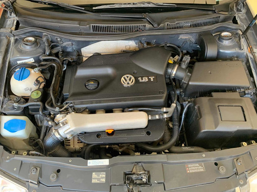 Volkswagen Bora 1.8 Highline T 180cv 2010