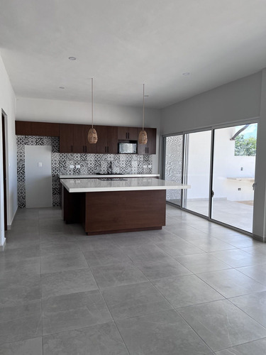 Casa En Venta En Mérida, Vía Costela, Sisal, Yucatán