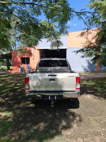 Toyota Hilux Sr 4x2 Dc