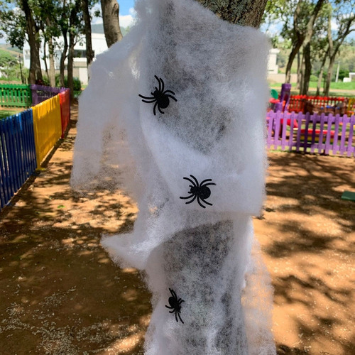 Imagem 1 de 10 de Manta Teia De Aranha Branca Fake Decoração Halloween Oferta