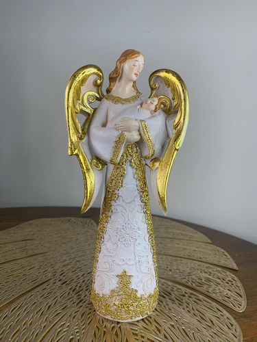 Anjo Com Bebê Em Resina - Dourado - 20cm
