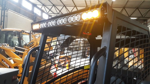 Imagen 11 de 15 de Minicargadora Bull - Mod Av490 - Motor Kubota - Financiación