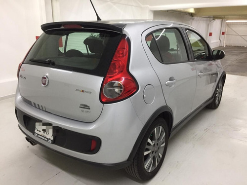 Imagen 4 de 11 de Dm Fiat Palio Sporting 1.6l 2016 Color Plata.