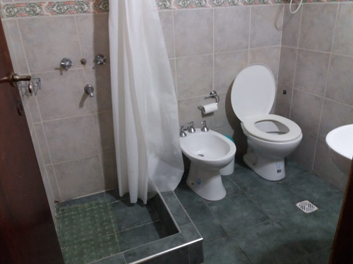 Imagen 8 de 10 de Depto P/b En Dos Niveles 2 Ambientes En Zona Centro A Metros Del Mar Muy Buen Estado Y Ubicaciòn