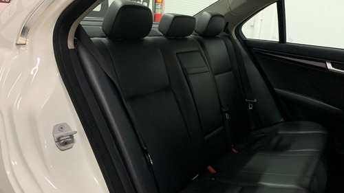 Imagem 9 de 11 de Mercedes Benz Classe C C 180 1.6 Cgi B.e. Classic Specia