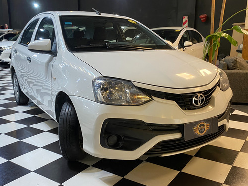Toyota Etios 1.5 Sedan X