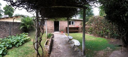 Imagen 7 de 10 de Casa Amplia Con Lindo Parque