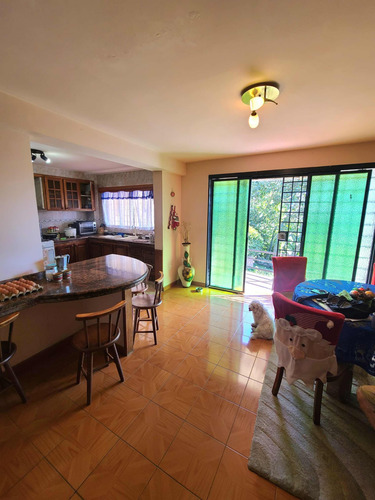 Venta Casa En La Prestigiosa Urb. Los Picachos Los Teques