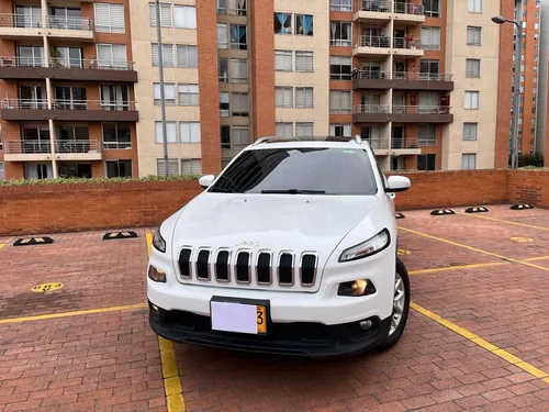 Jeep Cherokee 3.2 Longitude Plus