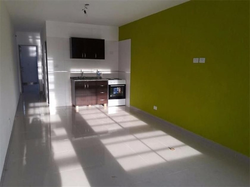 Imagen 2 de 10 de Departamento 2 1/2 Amb - Planta Baja Frente - Con Cochera Y Patio