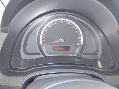 Imagen 5 de 10 de Volkswagen Up! 2015 1.0 Take Up! Aa 75cv 5 P