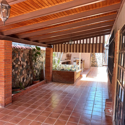 Venta De Casa En Urb San Luis Con Garita De Seguridad