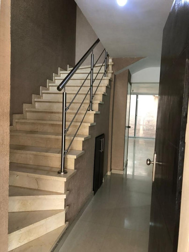 Imagen 7 de 13 de Hermoso Townhouse En El Rincon, Mañongo Con Pozo