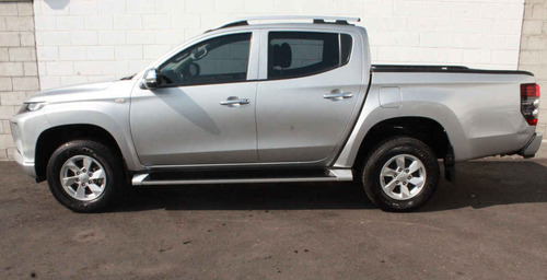 Imagen 2 de 15 de Mitsubishi L200 2021 4p Glx Doble Cabina 4x2 Gasolina