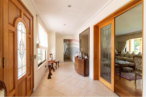 Casa De Lujo En Chicureo Con Amplio Terreno