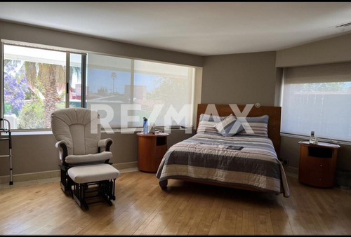 Imagen 22 de 30 de Casa En Venta Jardines Del Pedregal - (2)