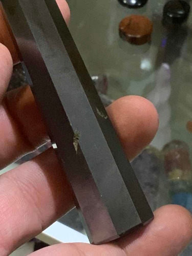 Obelisco De Cuarzo Hematite . Protección Reiki
