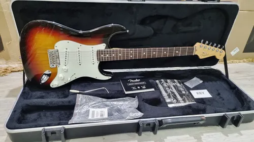 Guitarra Fender American Standard Stratocaster