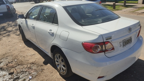 Imagen 3 de 11 de Toyota Corolla 2013 1.8 Xli Mt 136cv