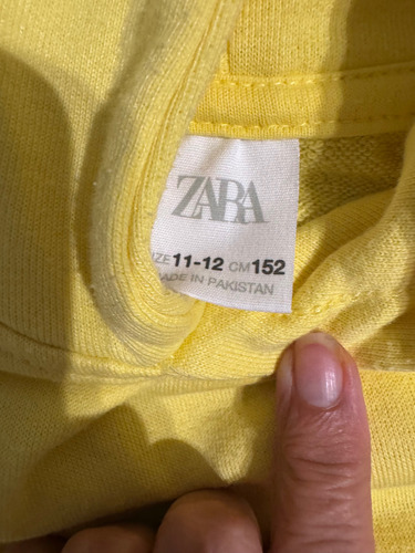 Buzo Con Capucha Amarillo (Usado)