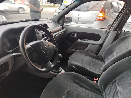 Renault Clio 1.0 16v Privilège Hi-flex 5p