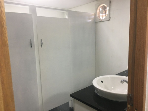 Oficina En Alquiler En Naco De 120 M2 - Segundo Nivel