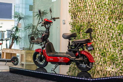 Imagem 13 de 14 de Scooter Eletrica Aima