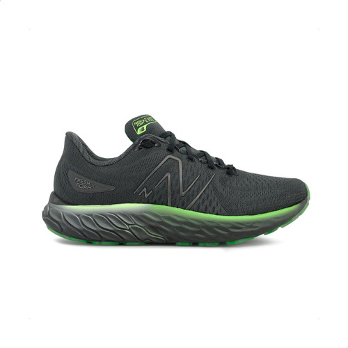 Tênis New Balance Evoz V3 color preto/verde - adulto 9.5 US