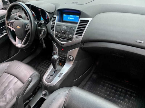 Imagem 9 de 15 de Chevrolet Cruze Lt Hb 2013