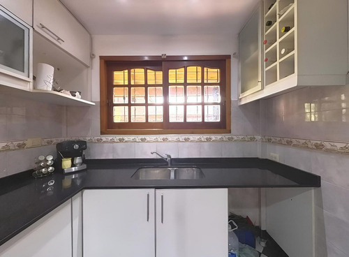 Casa En Venta Hurlingham 5 Amb Garage Jardín Impec